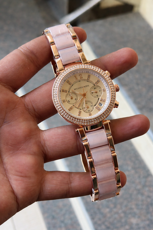 Michael Kors.women’s fashion chronograph