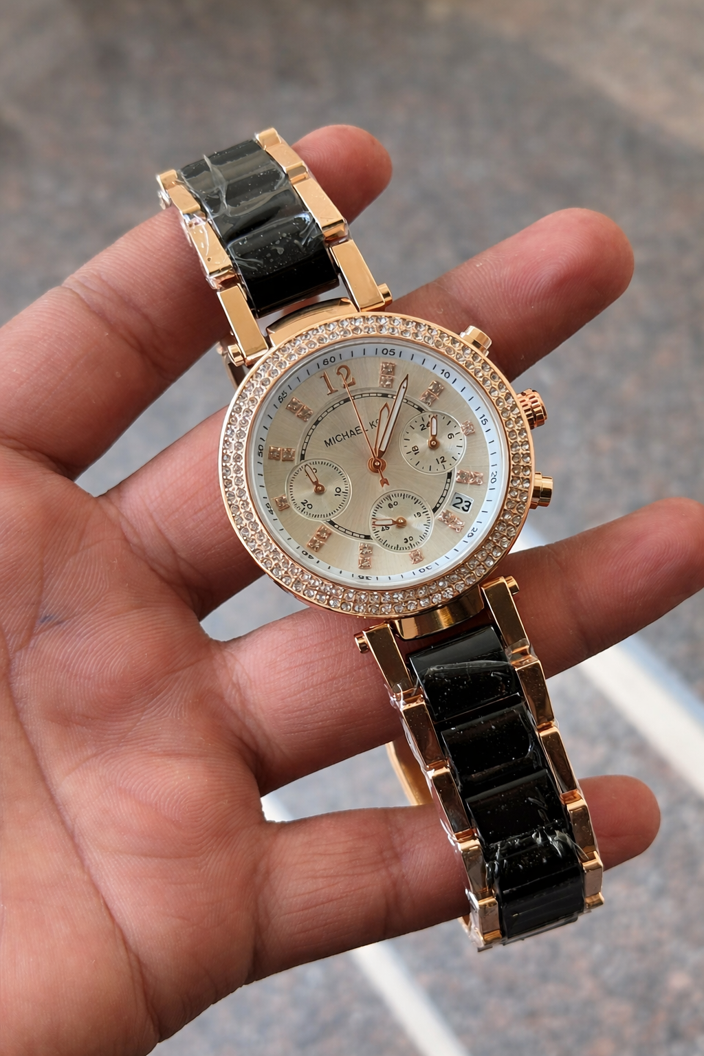 Michael Kors.women’s fashion chronograph