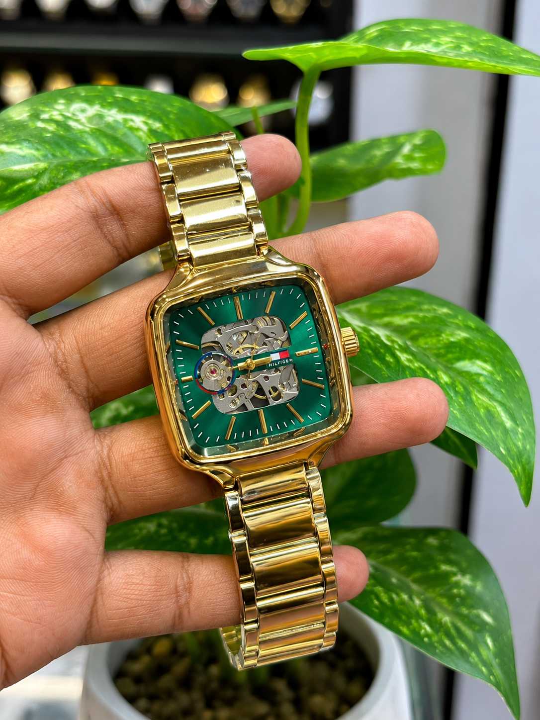Tommy Hilfiger (quare luxury-inspired skeleton)
