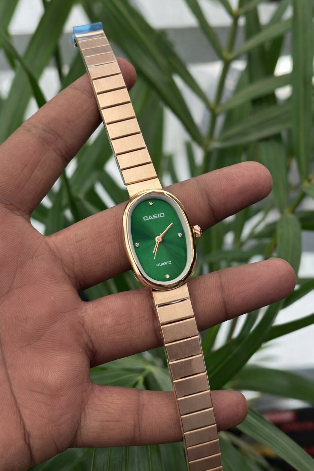 Casio Quartz Oval Dial Watch.2
