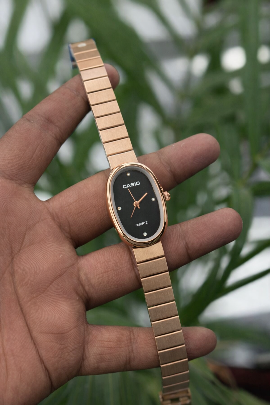 Casio Quartz Oval Dial Watch.2