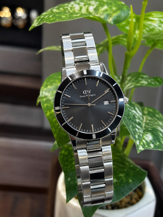 Daniel Wellington (DW)