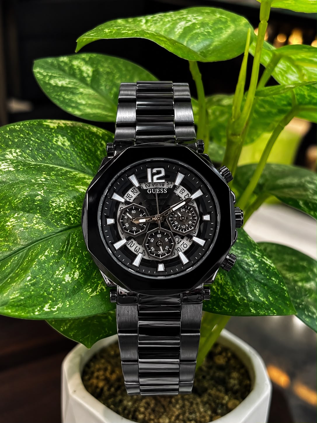 GUESS men's fashion chronograph-style watch